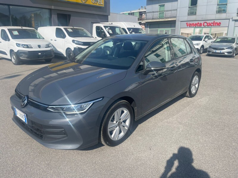 VOLKSWAGEN Golf 8ª serie